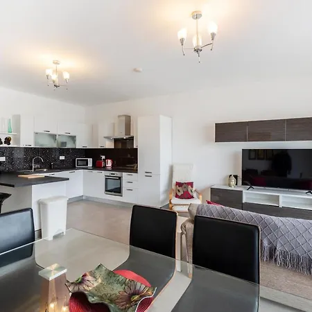 A Charming, Relaxing 2br In St Julians W/wifi By 360 Estates سانت جوليان