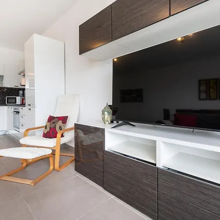 A Charming, Relaxing 2br In St Julians W/wifi By 360 Estates شقة سانت جوليان